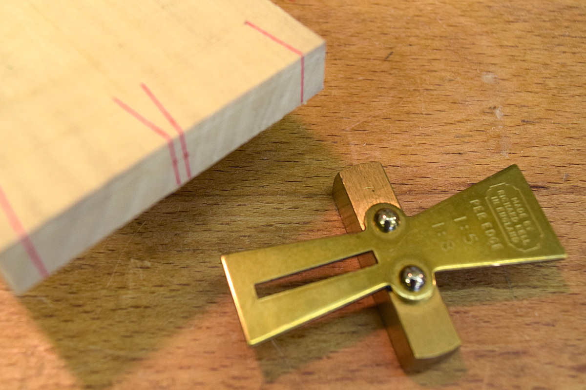 Marking the centre pin