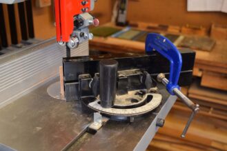 Cutting mitres on Trade BS11 bandsaw