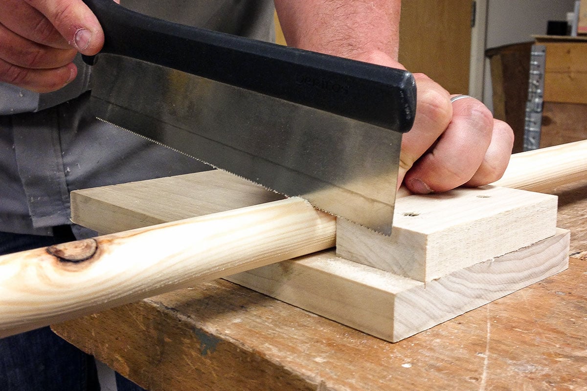 Cutting dowels to length